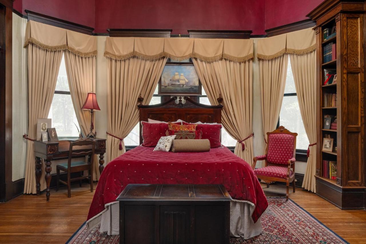 Ross Mansion Bed & Breakfast Хаттисберг Экстерьер фото